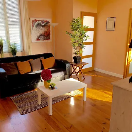 Le Patio Maison De Charme 150m Et Hyper Centre Holiday home La Rochelle (Charente-Maritime)